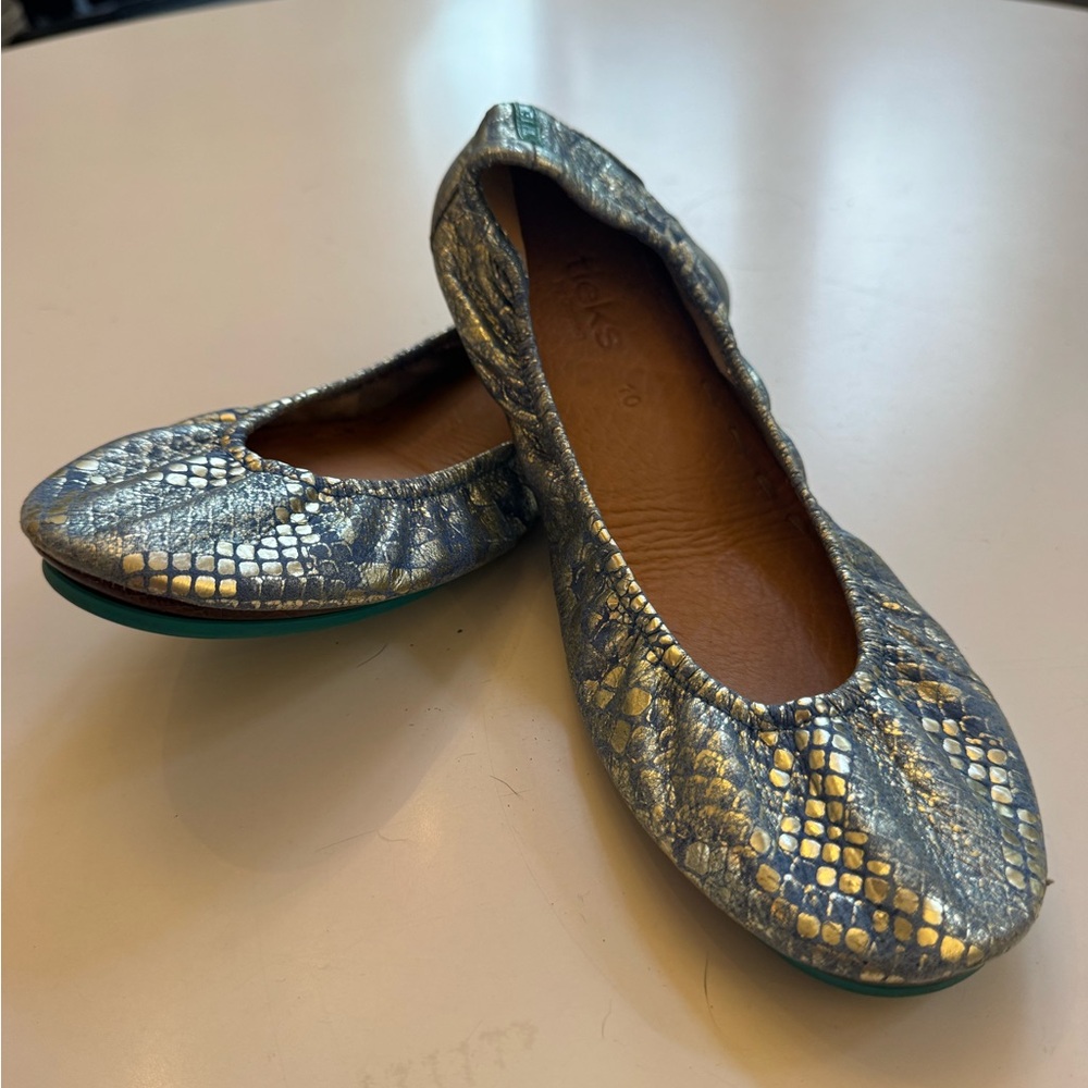 Stylish Metallic Snake Print Tieks Flats